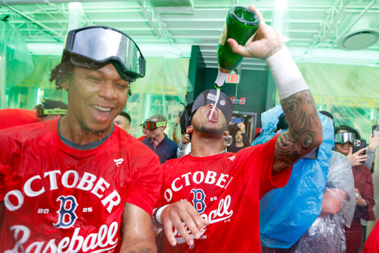 MLB Roundup: Rafaela's walk-off triple sends Red Sox to playoffs